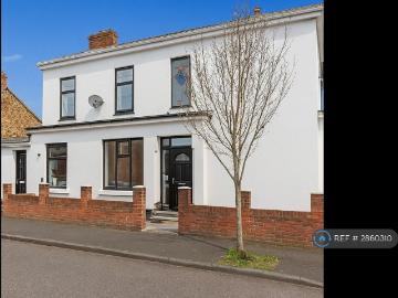 Levenshulme Manchester, M19 - Equipped kitchen