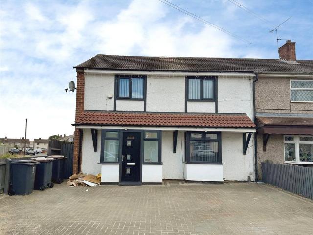 4 bedroom end of terrace house to rent