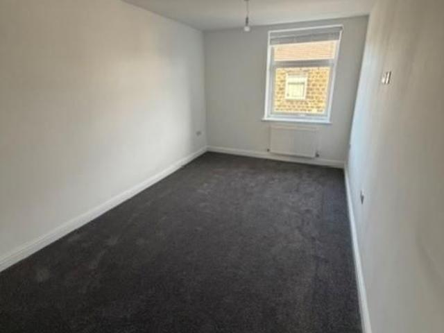 4 bedroom end of terrace house to rent