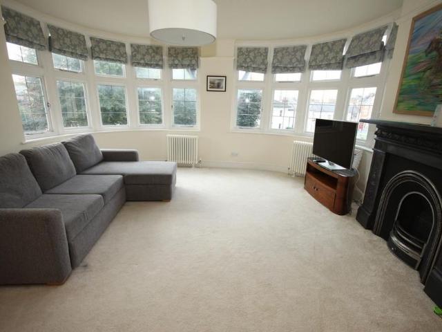 4 bedroom end of terrace house to rent