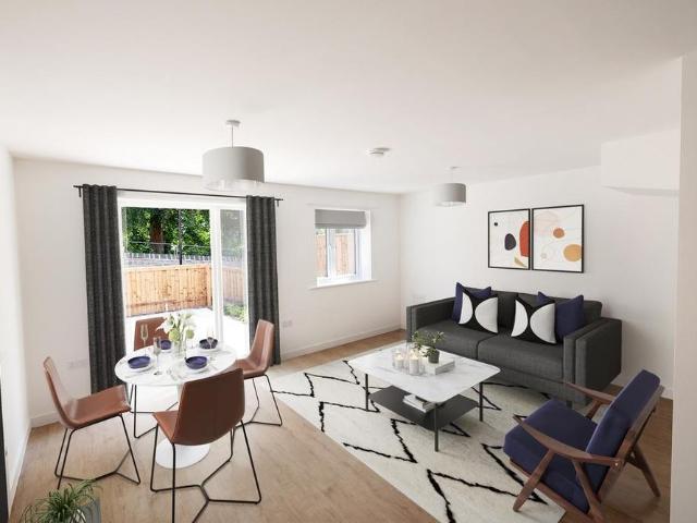 4 bedroom end of terrace house to rent