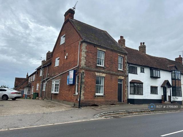 4 bedroom end of terrace house to rent