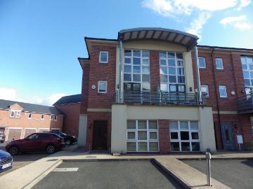 4 bedroom end of terrace house to rent