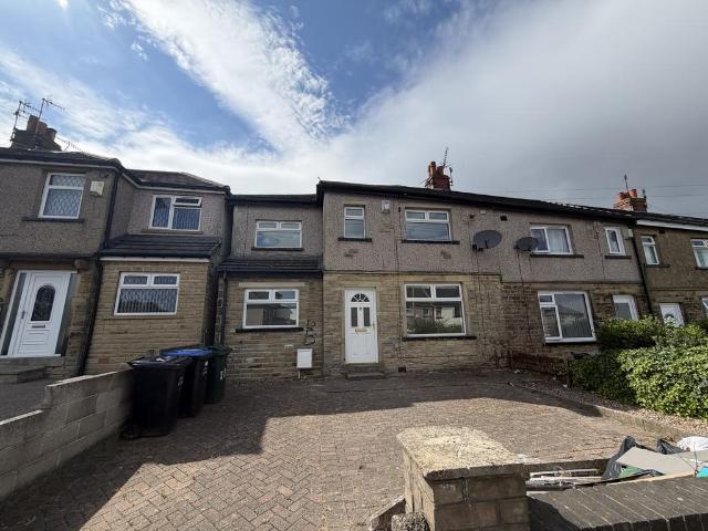 4 bedroom end of terrace house to rent