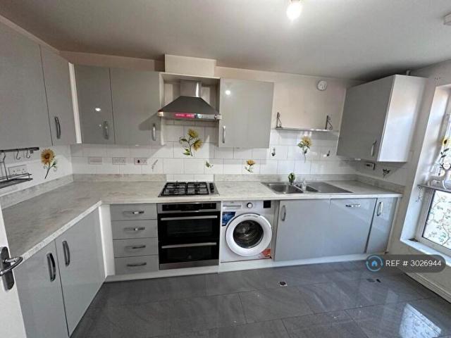 4 Bedroom End Of Terrace House To Rent In Heren Lane, Milton Keynes, MK8