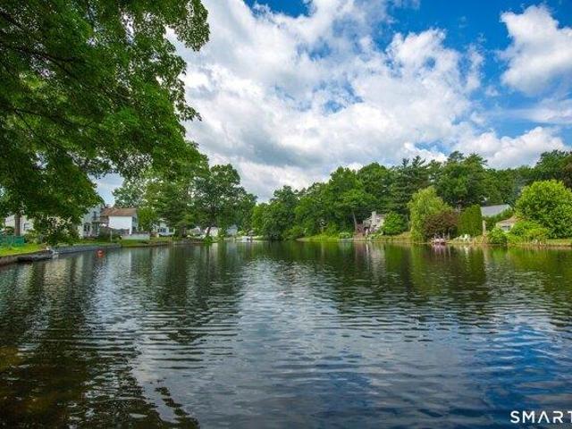 4 bedroom, Enfield CT 06082 105590854