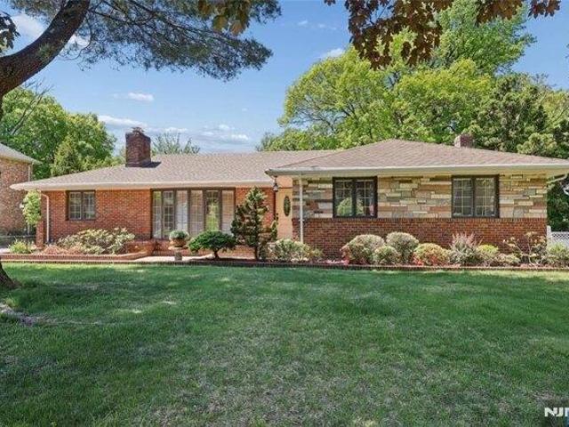 4 bedroom, Englewood Cliffs NJ 07632 105317328