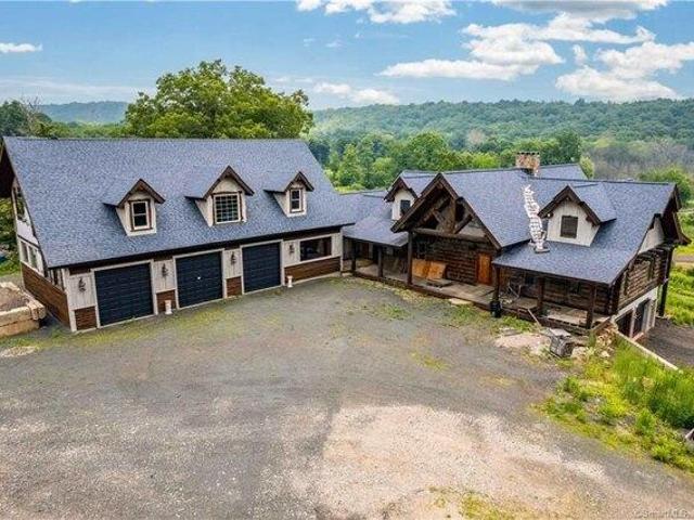 4 bedroom, East Granby CT 06026 105426120