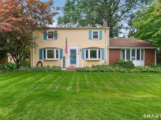 4 bedroom, East Granby CT 06026 105423514