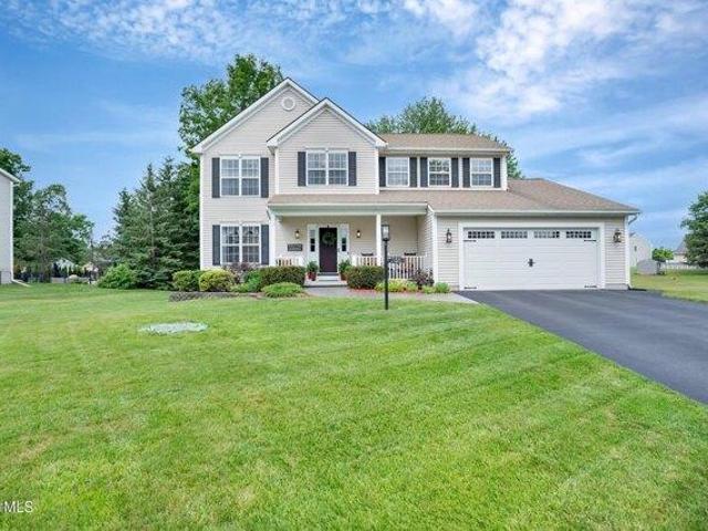 4 bedroom, East Greenbush NY 12061 105319497