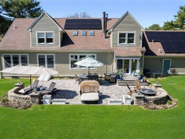 4 bedroom, East Greenwich RI 02818 105660110