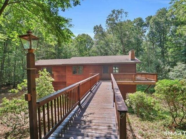 4 bedroom, East Hampton CT 06424 104606083