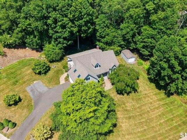 4 bedroom, East Hampton CT 06424 104606177