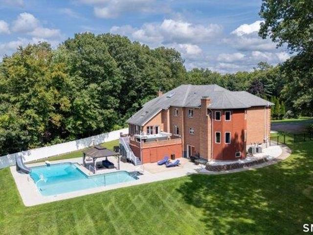 4 bedroom, East Hampton CT 06424 105547936