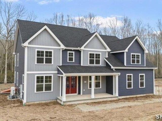 4 bedroom, East Lyme CT 06333 105414240