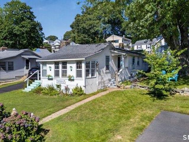 4 bedroom, East Lyme CT 06357 105474559