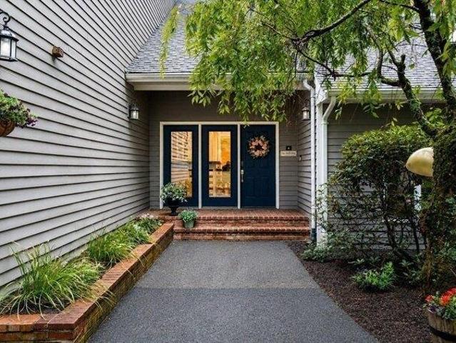 4 bedroom, Easton MA 02334 105478147
