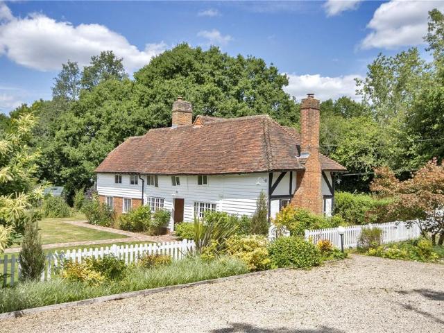 4 bedroom equestrian facility for sale