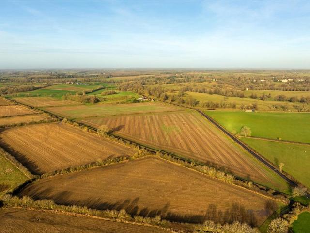4 bedroom equestrian facility for sale