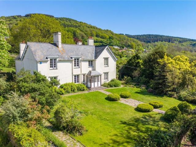 4 bedroom equestrian facility for sale