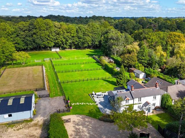 4 bedroom equestrian facility for sale