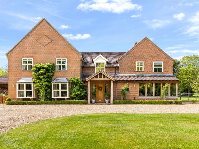 5 bedroom equestrian facility for sale