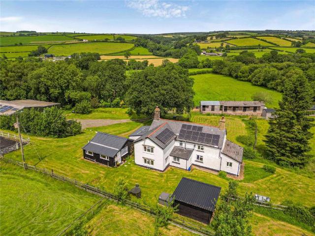 4 bedroom equestrian facility for sale