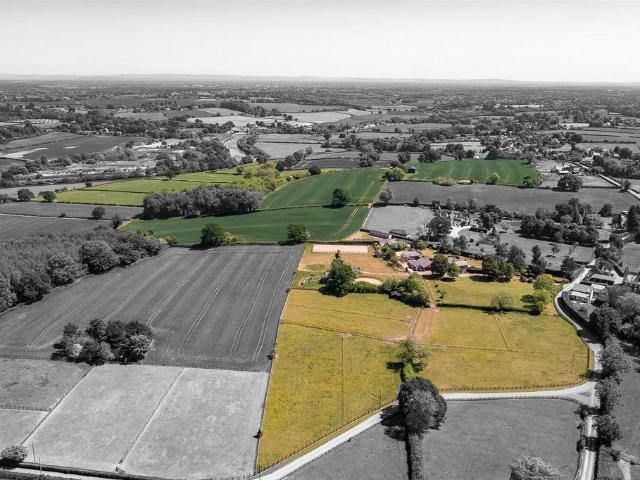 4 bedroom equestrian facility for sale