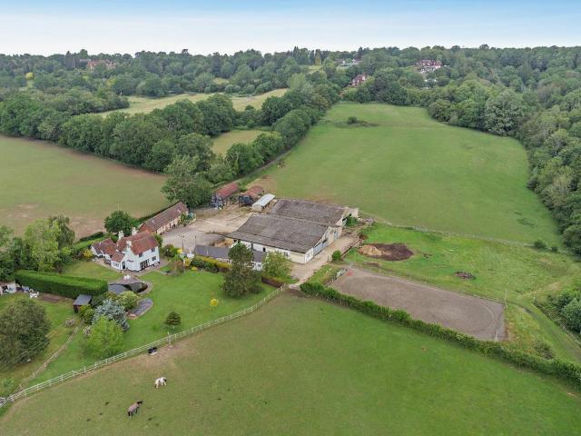 4 bedroom equestrian facility for sale