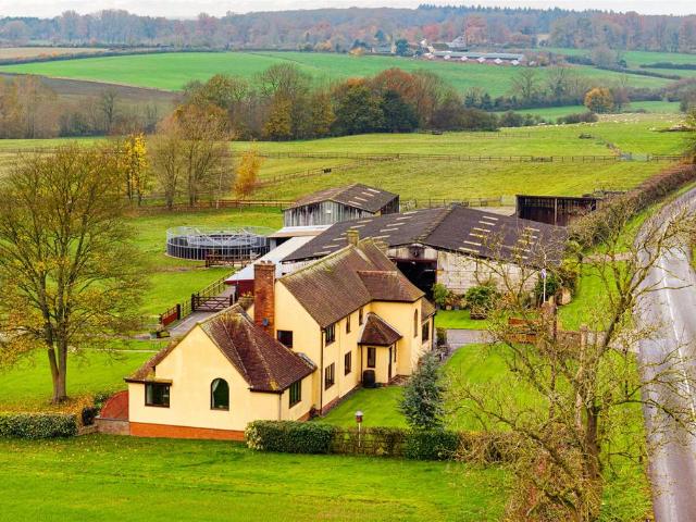 4 bedroom equestrian facility for sale