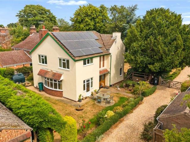 4 bedroom equestrian facility for sale