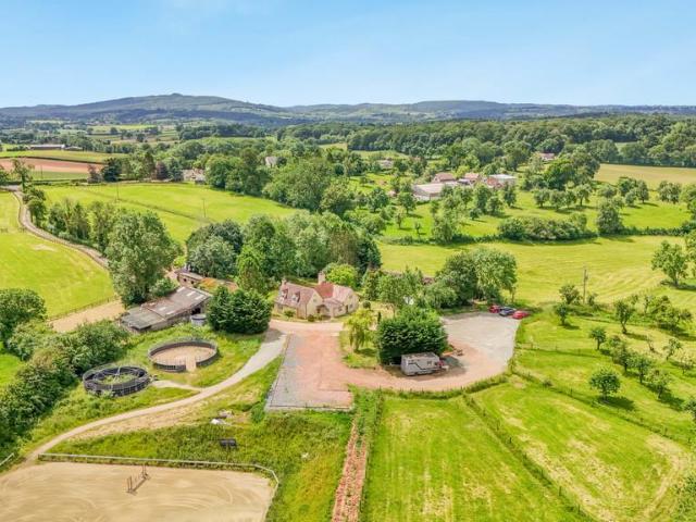 4 bedroom equestrian facility for sale