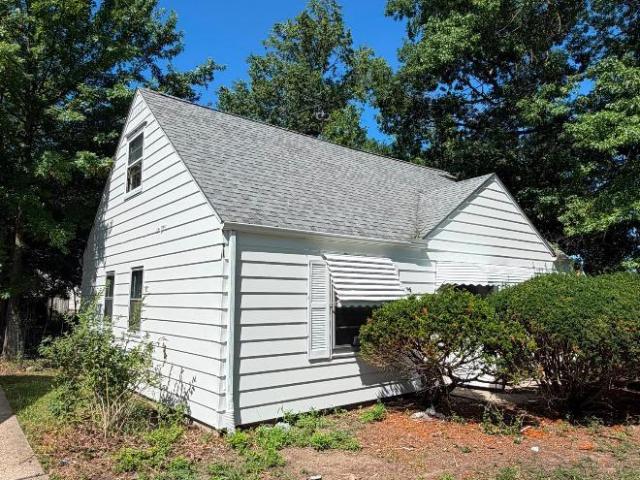 4 bedroom, Euclid OH 44123 105779463