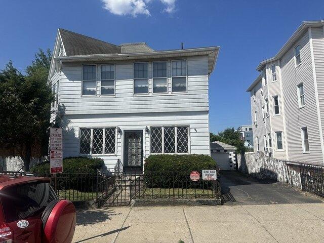 4 bedroom, Everett MA 02149 105515549