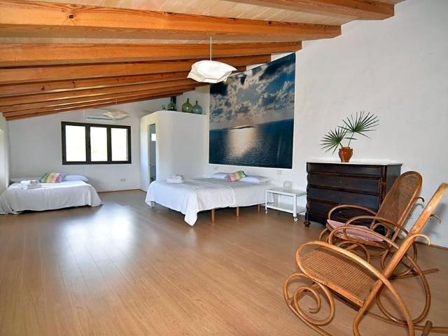 4 bedroom exclusive country house for rent in Soller, Spain