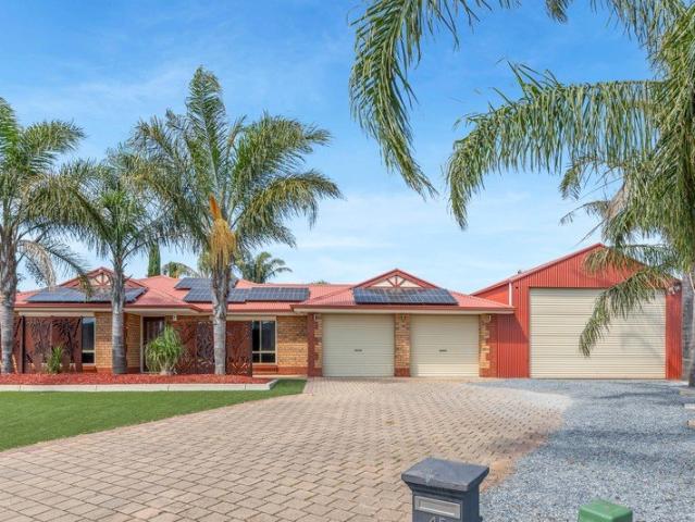 4 BEDROOM EXECUTIVE HOME + 1 BEDROOM GRANNY FLAT SET ON 1165M2 ALLOTMENT approx