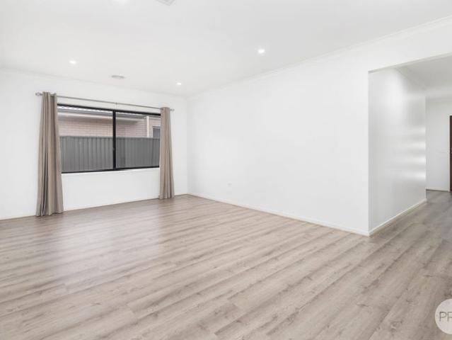 4 BEDROOM EXECUTIVE LIVING IN LUCAS