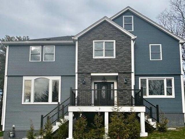 4 bedroom, Exeter RI 02822 105722599