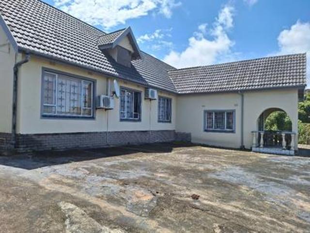 4 bedroom expansive family residence