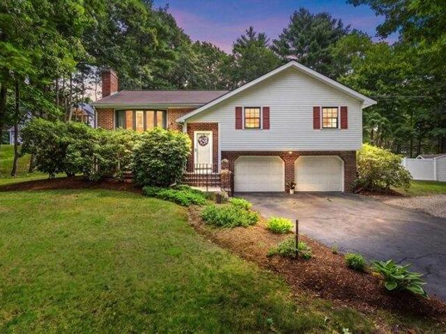 4 bedroom, Foxboro MA 02035 105385042
