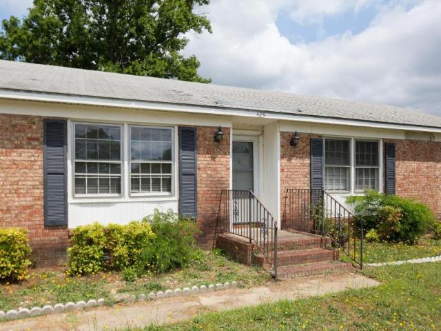 4 bedroom, Fayetteville NC 28303 106214010