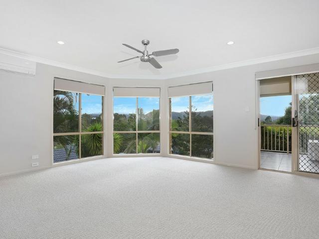 4 BEDROOM FAILY HOME WITH VIEWS AND 2ND LIVING