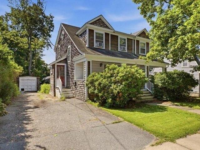 4 bedroom, Fall River MA 02720 105694677