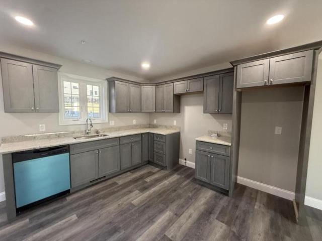4 bedroom, Fall River MA 02721 106110021