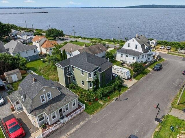 4 bedroom, Fall River MA 02724 105577668