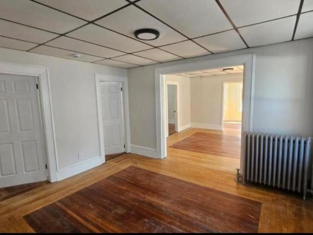 4 bedroom, Fall River MA 02724 105989529