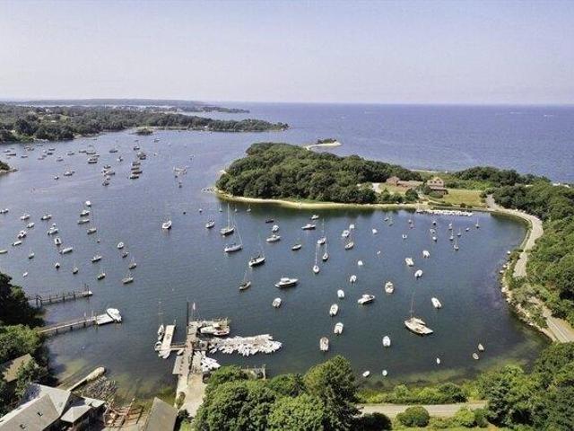 4 bedroom, Falmouth MA 02540 LS105287443