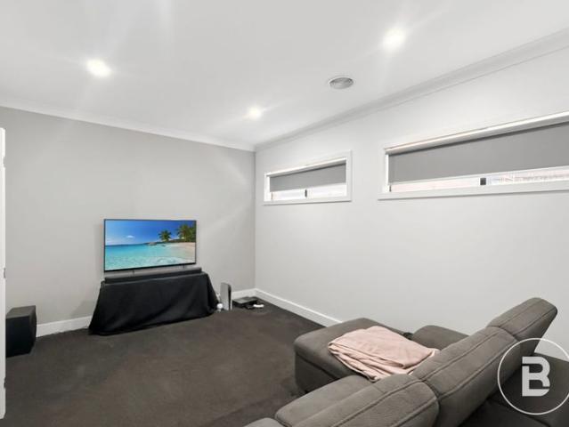 4 Bedroom Family home!