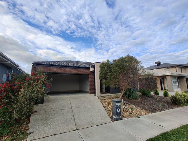 4 Bedroom Family Home close to Saltwater Promenade