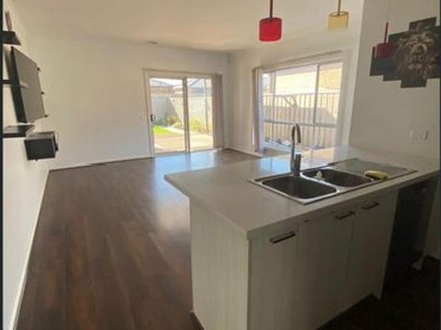 4 BEDROOM FAMILY HOME FOR RENT IN MANOR LAKES !